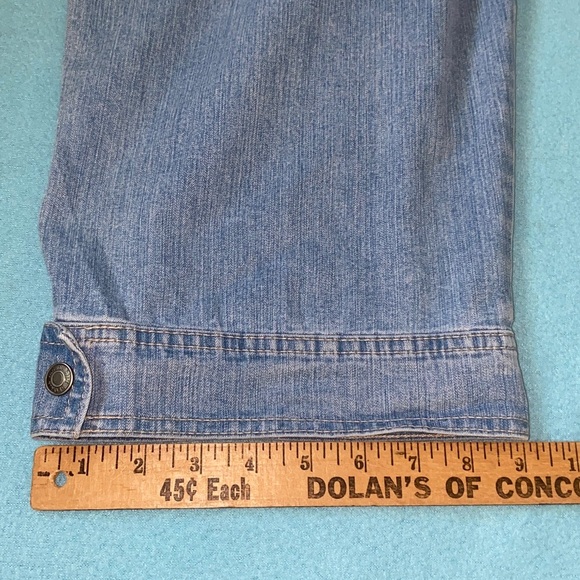 GLORIA VANDERBILT denim blue peddle pushers cargo style snap pockets size 12 - Picture 14 of 15
